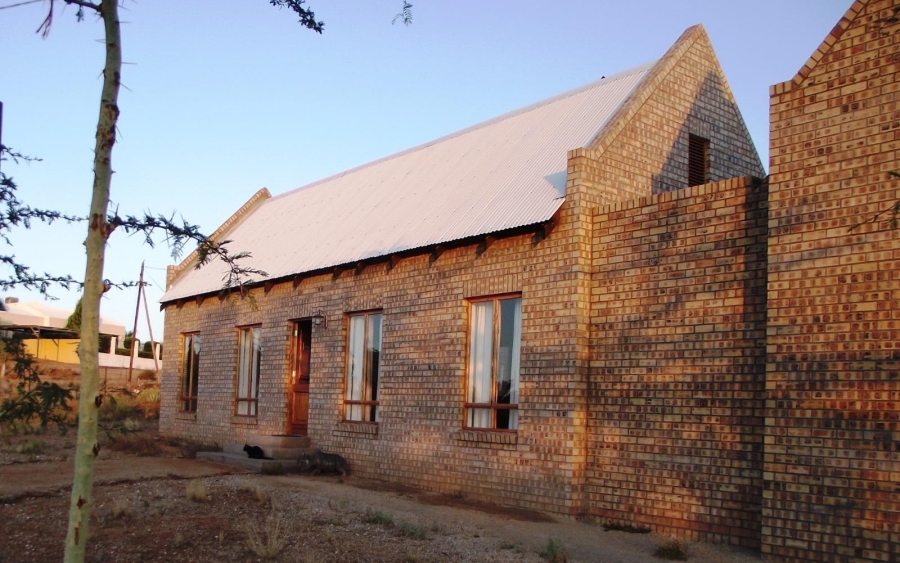 3 Bedroom Property for Sale in Kakamas Northern Cape